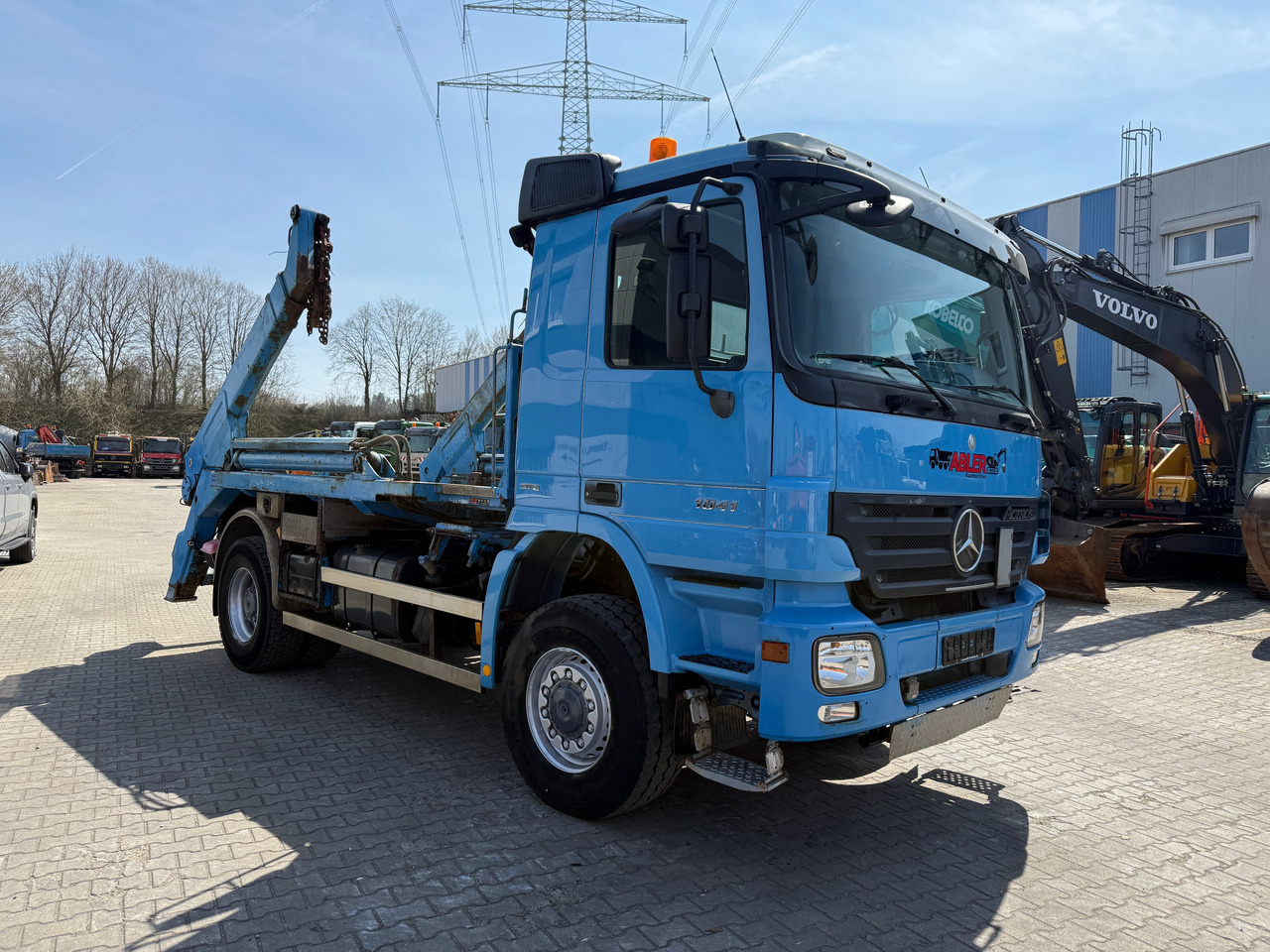 Mercedes-Benz 1841 Actros MP2 Absetzkipper 4x4 Allrad Klima - Ramenový nosič kontajnerov: obrázok 4 Mercedes-Benz 1841 Actros MP2 Absetzkipper 4x4 Allrad Klima - Ramenový nosič kontajnerov: obrázok 4