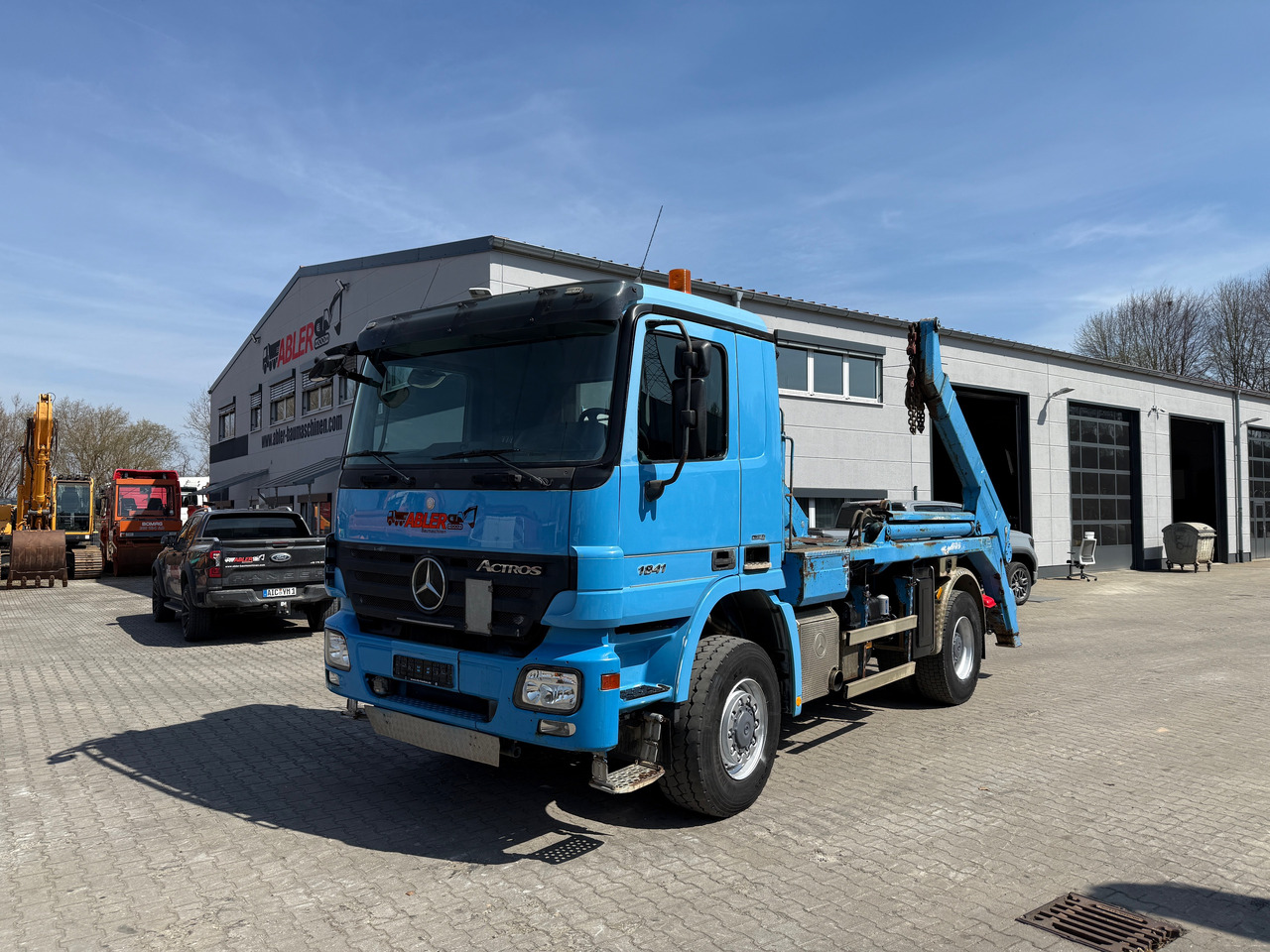 Mercedes-Benz 1841 Actros MP2 Absetzkipper 4x4 Allrad Klima - Ramenový nosič kontajnerov: obrázok 2 Mercedes-Benz 1841 Actros MP2 Absetzkipper 4x4 Allrad Klima - Ramenový nosič kontajnerov: obrázok 2