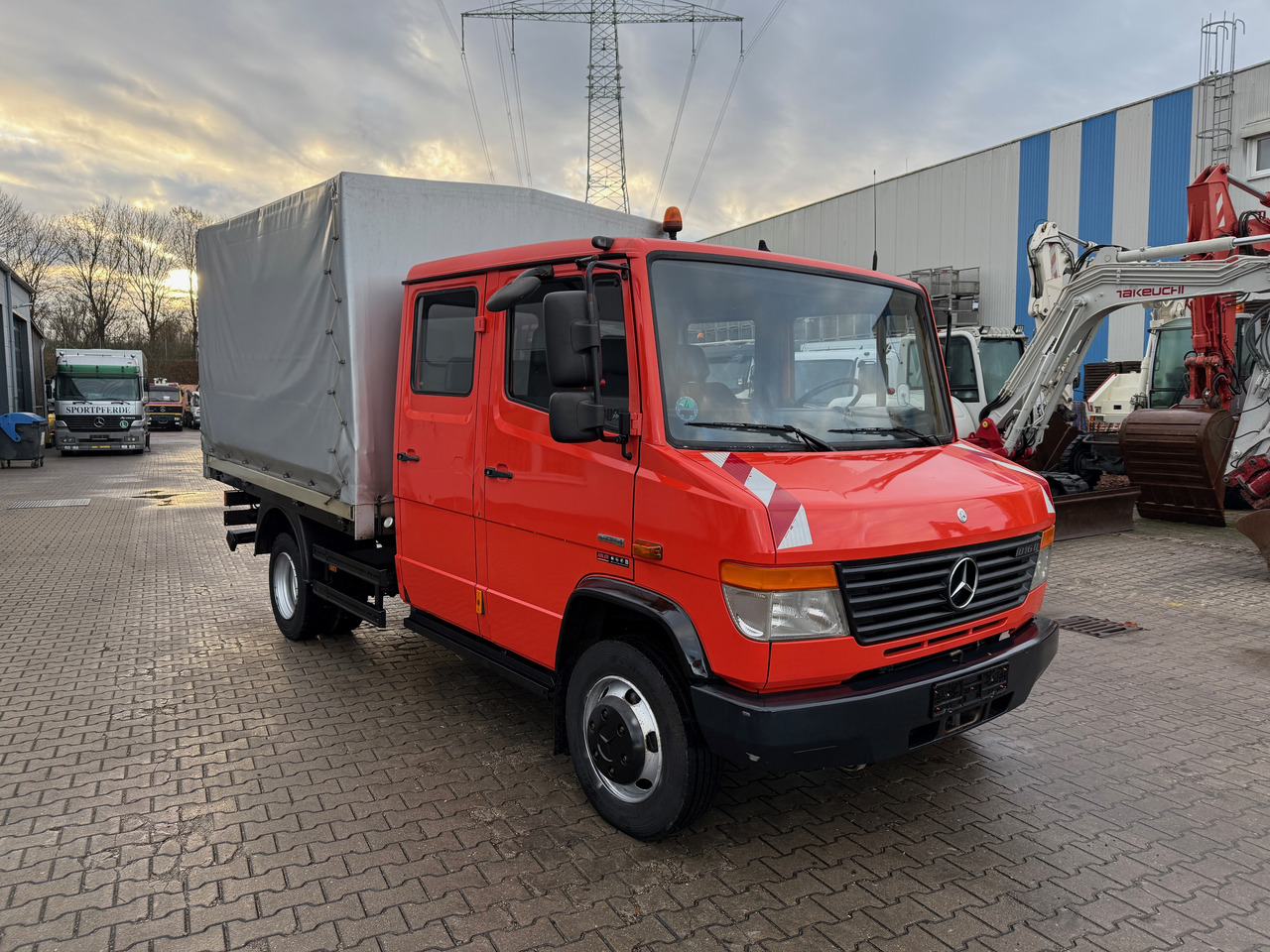 Mercedes-Benz 816 Vario Doka Pritsche Plane 2x AHK - Plachtové nákladné vozidlo: obrázok 3 Mercedes-Benz 816 Vario Doka Pritsche Plane 2x AHK - Plachtové nákladné vozidlo: obrázok 3