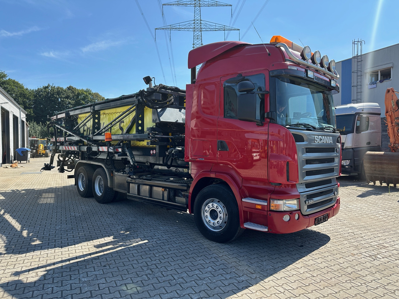 Scania R580 Abrollkipper V8 Mit Küpper Weisser Enteisungsgerät 45m - Hákový nosič kontajnerov: obrázok 3 Scania R580 Abrollkipper V8 Mit Küpper Weisser Enteisungsgerät 45m - Hákový nosič kontajnerov: obrázok 3