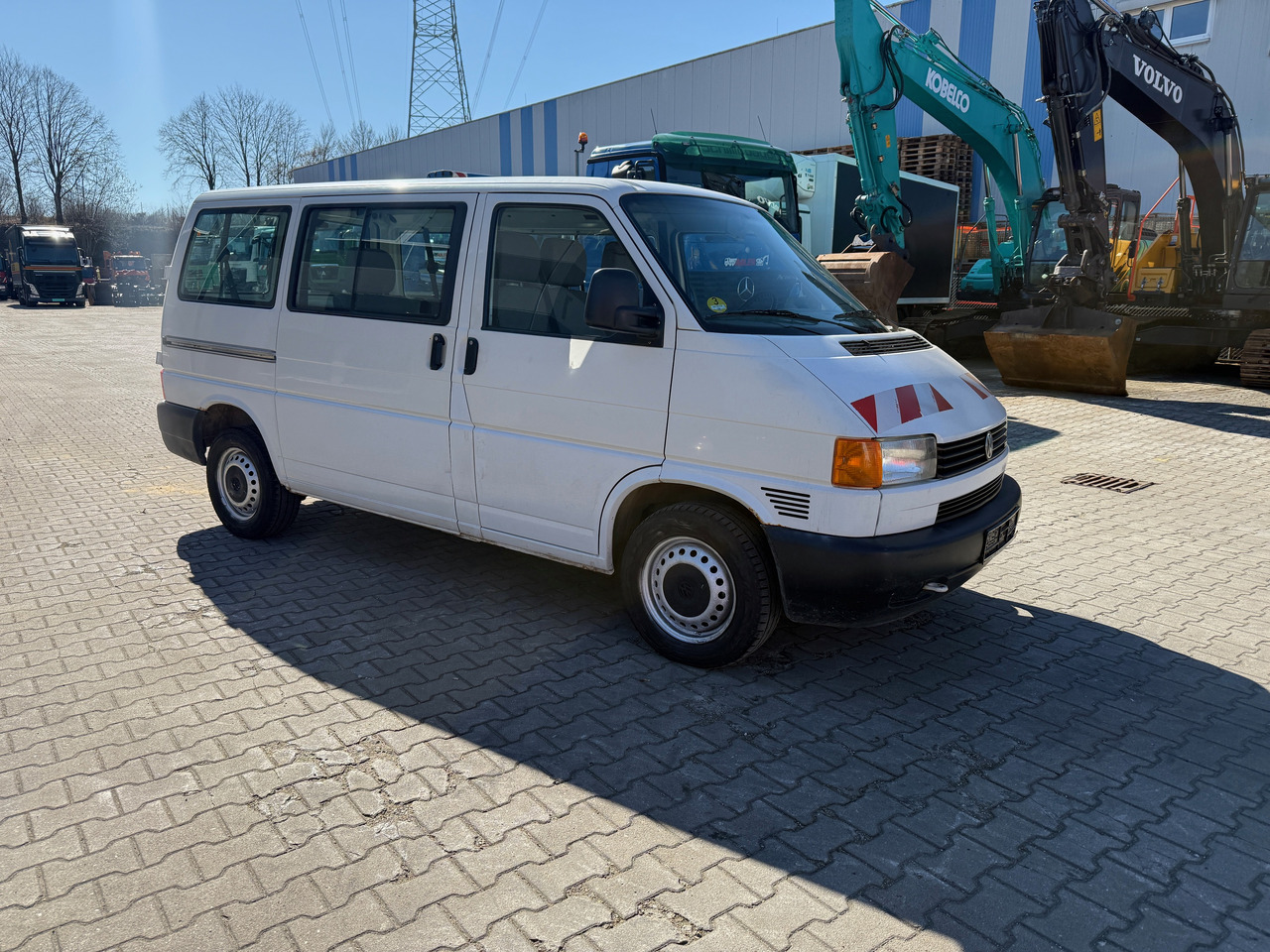VW T4 Transporter 2.5 TDI - Automobil: obrázok 3 VW T4 Transporter 2.5 TDI - Automobil: obrázok 3