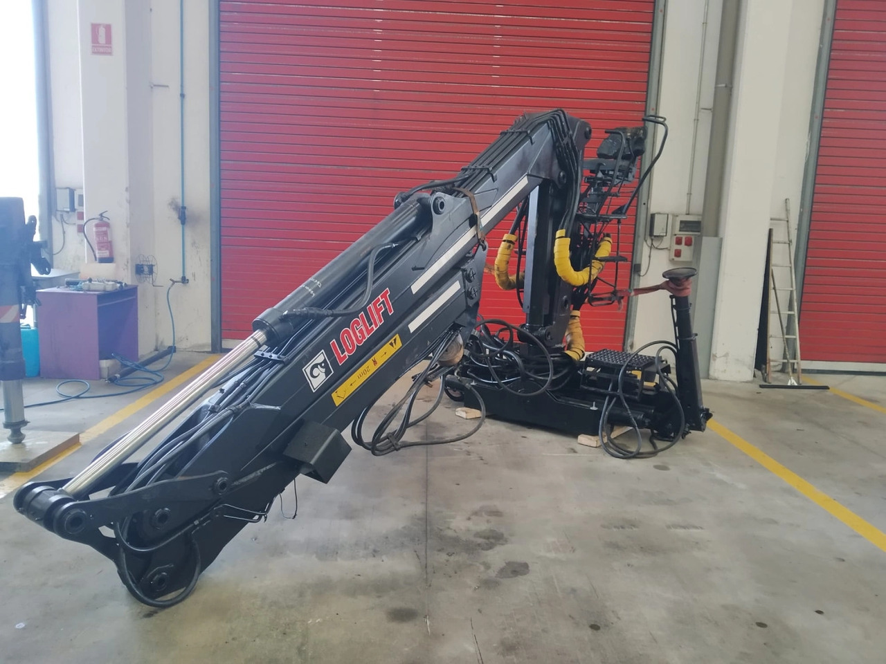 Grúa LOGLIFT 120S79R - Hydraulická ruka pre Nákladné auto: obrázok 1 Grúa LOGLIFT 120S79R - Hydraulická ruka pre Nákladné auto: obrázok 1