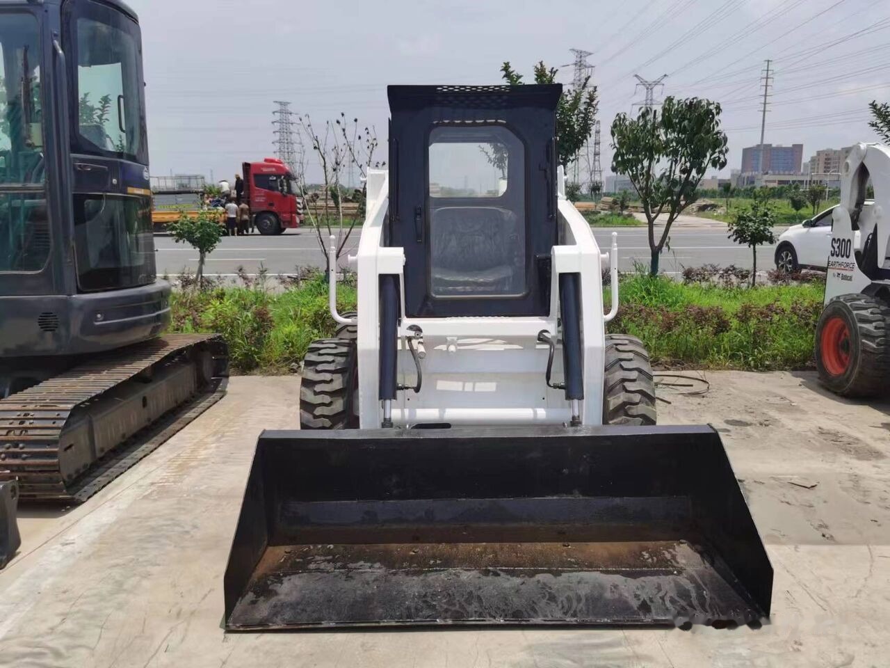Bobcat S130 - Šmykom riadený nakladač: obrázok 1 Bobcat S130 - Šmykom riadený nakladač: obrázok 1