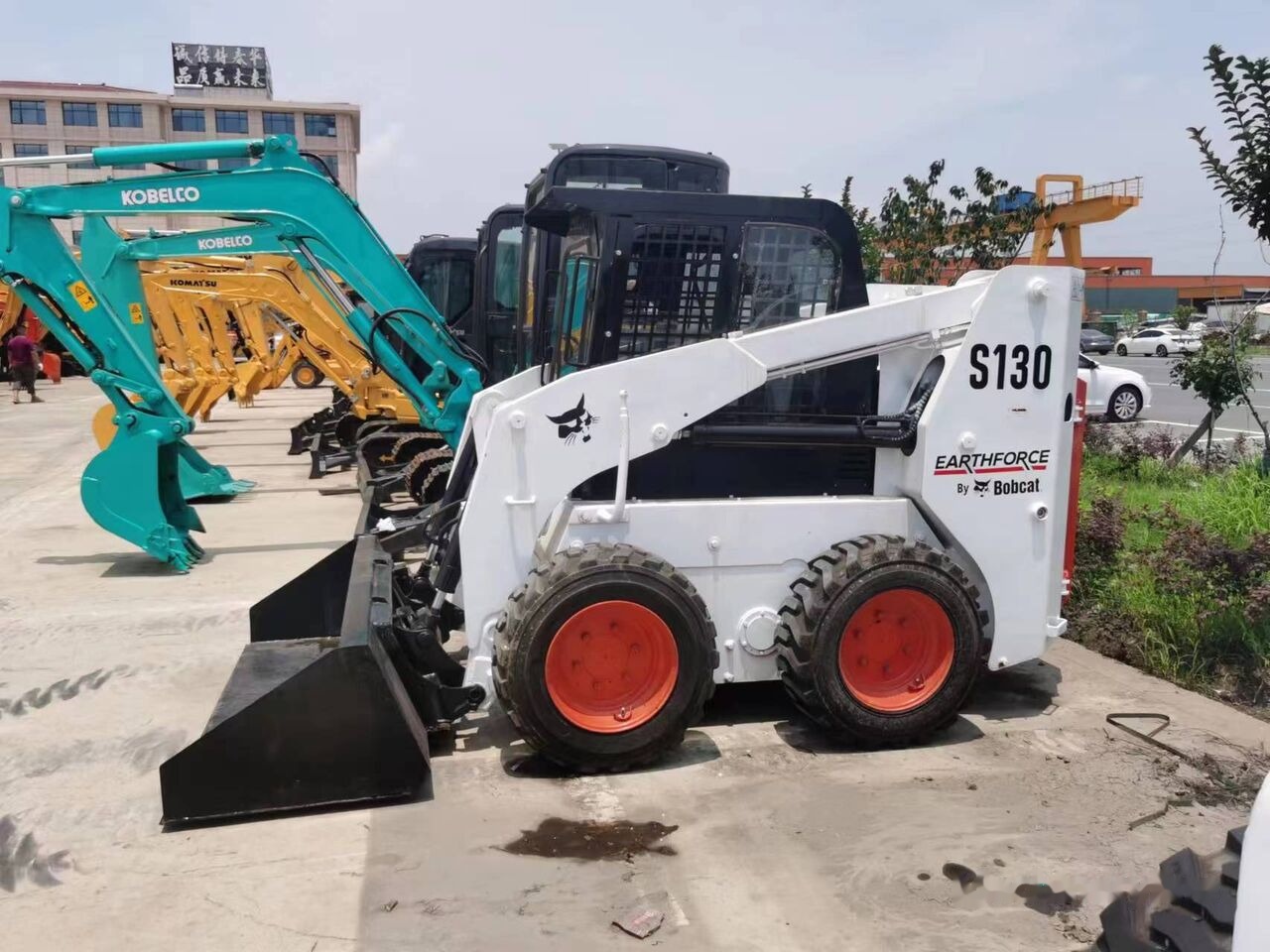 Bobcat S130 - Šmykom riadený nakladač: obrázok 2 Bobcat S130 - Šmykom riadený nakladač: obrázok 2