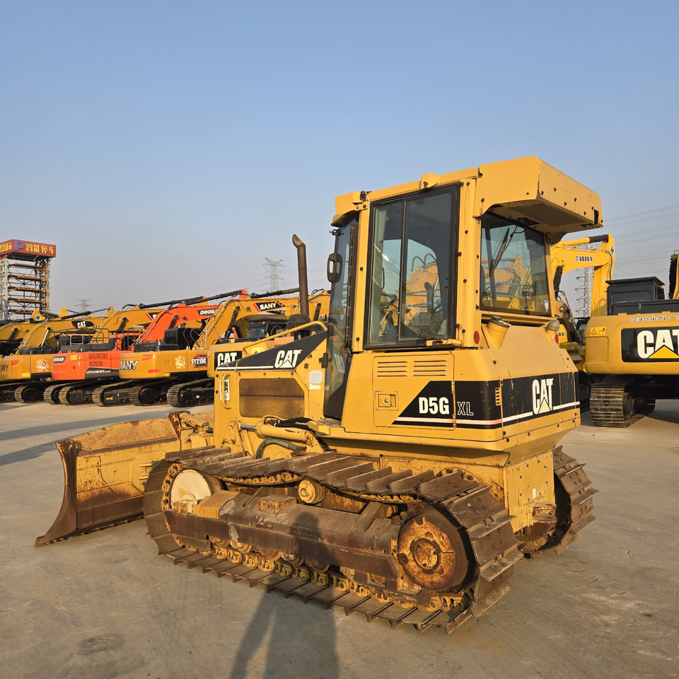 CATERPILLAR D5G - Buldozér: obrázok 3 CATERPILLAR D5G - Buldozér: obrázok 3