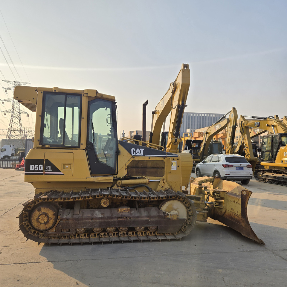 CATERPILLAR D5G - Buldozér: obrázok 5 CATERPILLAR D5G - Buldozér: obrázok 5