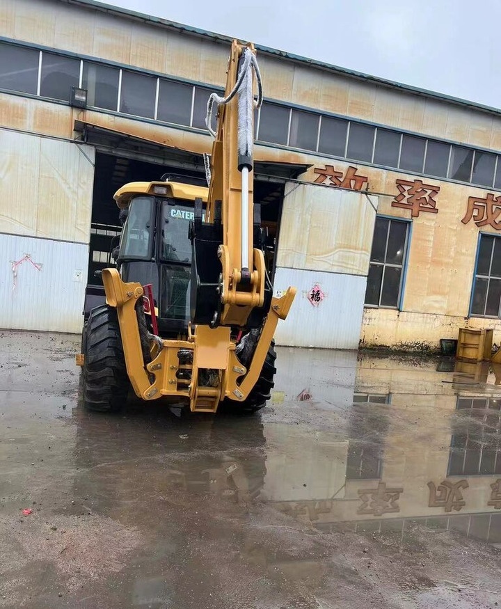 Caterpillar 420F - Rýpadlo-nakladač: obrázok 3 Caterpillar 420F - Rýpadlo-nakladač: obrázok 3