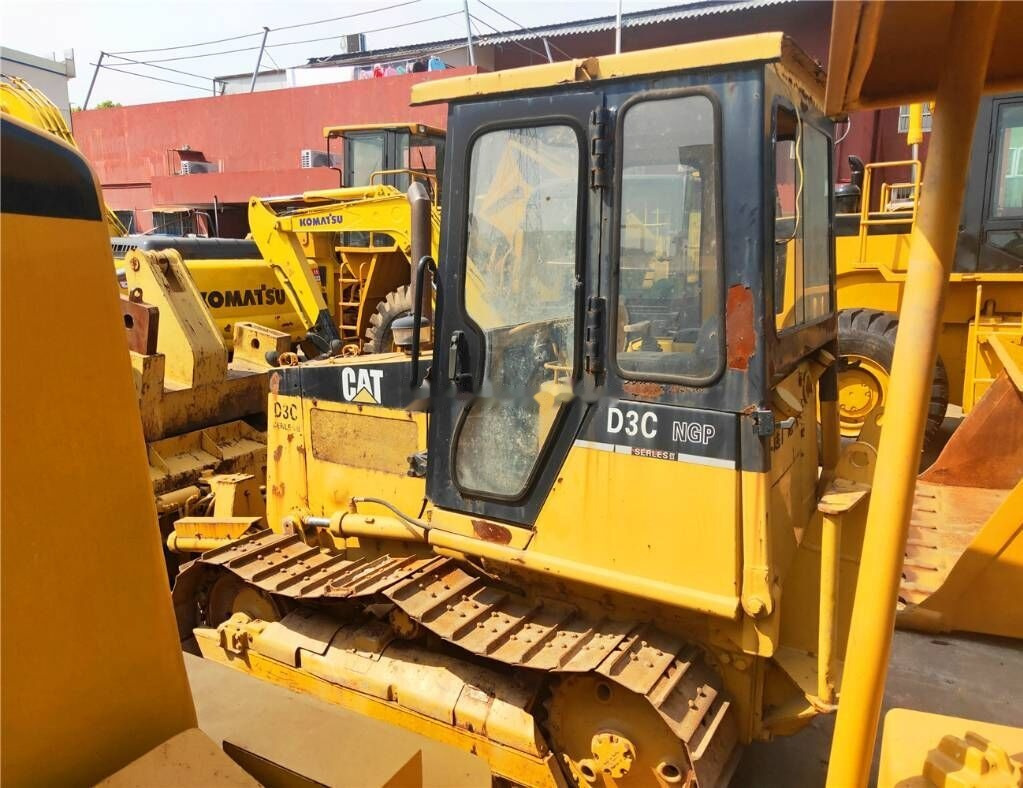 Caterpillar D 3 C - Buldozér: obrázok 2 Caterpillar D 3 C - Buldozér: obrázok 2