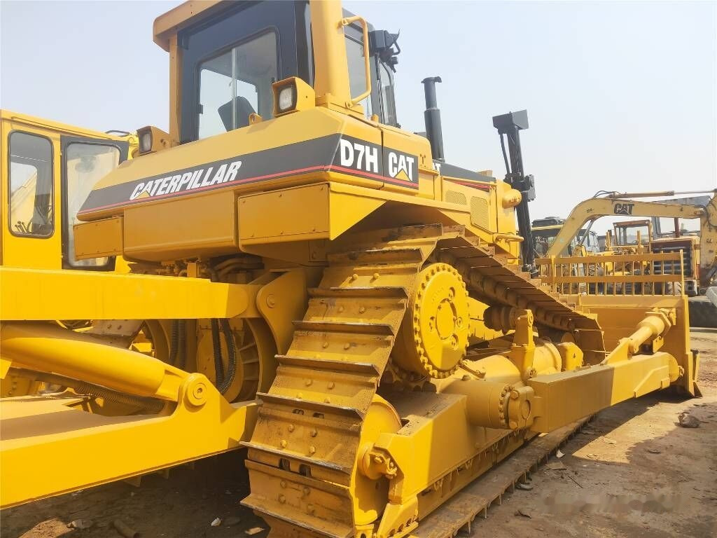 Caterpillar D 7 H - Buldozér: obrázok 3 Caterpillar D 7 H - Buldozér: obrázok 3