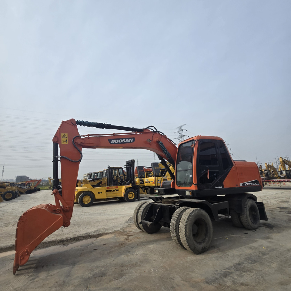 DOOSAN DX150W - Kolesové rýpadlo: obrázok 3 DOOSAN DX150W - Kolesové rýpadlo: obrázok 3