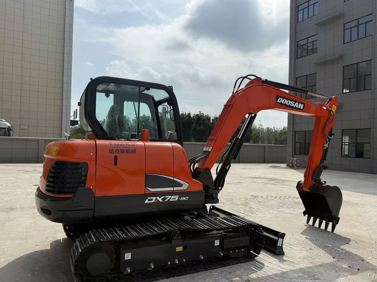 DOOSAN DX75 - Mini rýpadlo: obrázok 3 DOOSAN DX75 - Mini rýpadlo: obrázok 3