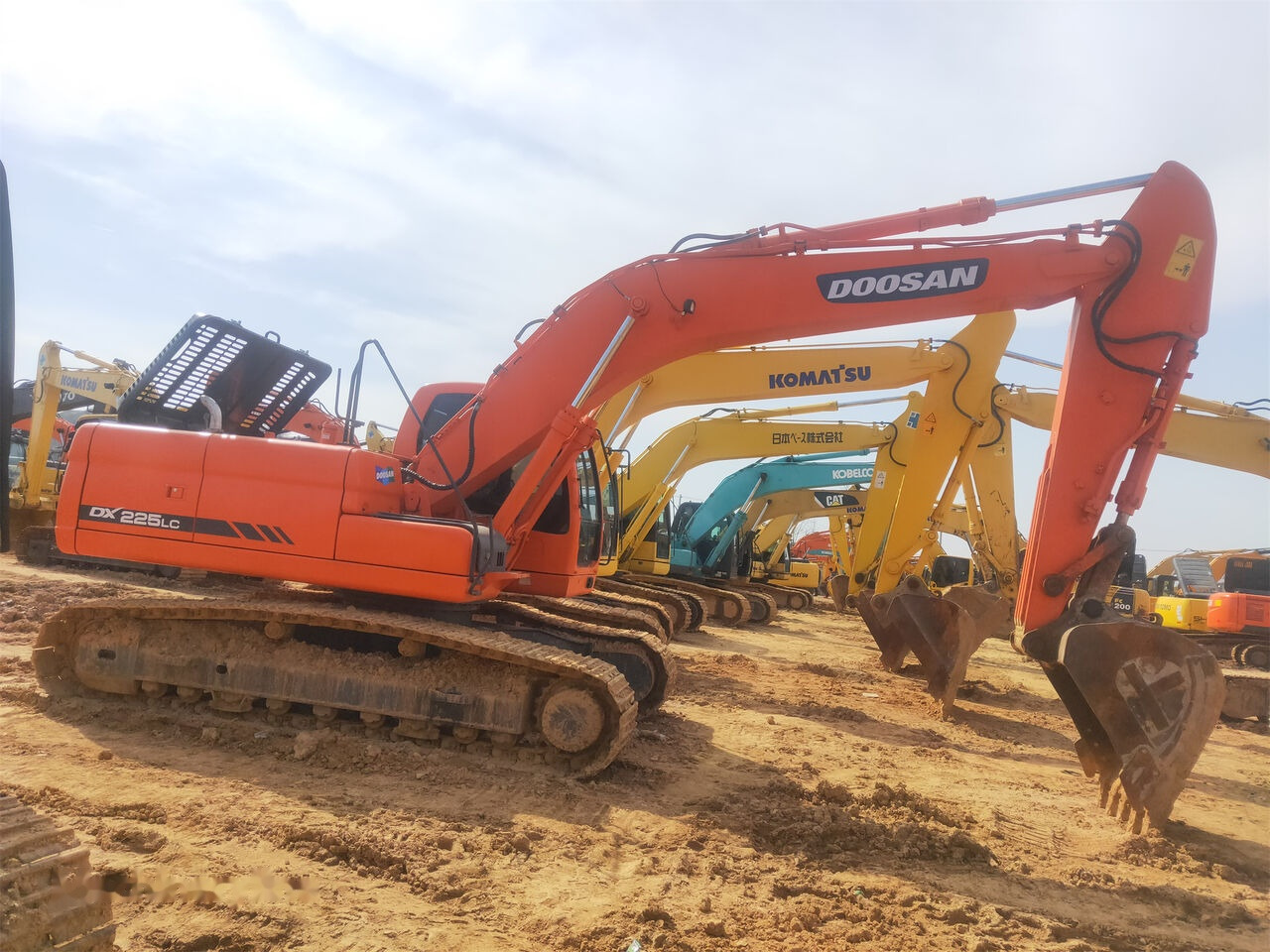 Doosan DX225LC - Pásové rýpadlo: obrázok 4 Doosan DX225LC - Pásové rýpadlo: obrázok 4