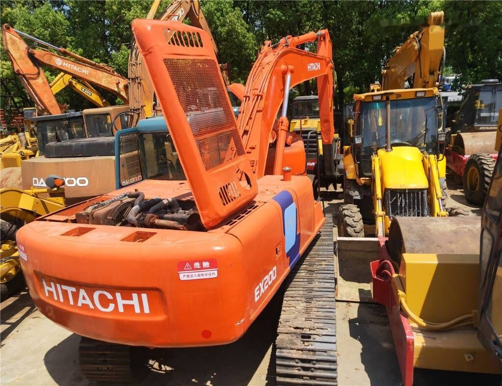 Hitachi EX 200 - Pásové rýpadlo: obrázok 2 Hitachi EX 200 - Pásové rýpadlo: obrázok 2