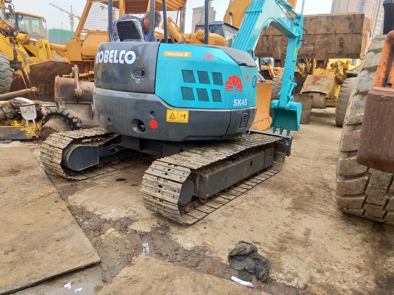 Kobelco SK45 - Mini rýpadlo: obrázok 4 Kobelco SK45 - Mini rýpadlo: obrázok 4