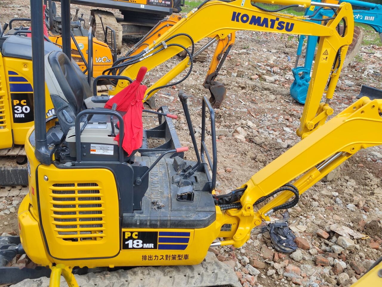 Komatsu PC18MR - Mini rýpadlo: obrázok 5 Komatsu PC18MR - Mini rýpadlo: obrázok 5