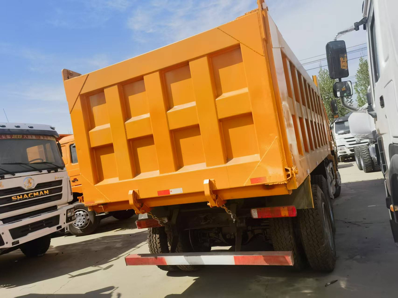 Shacman F3000 6*4 Dump truck - Sklápač: obrázok 5 Shacman F3000 6*4 Dump truck - Sklápač: obrázok 5