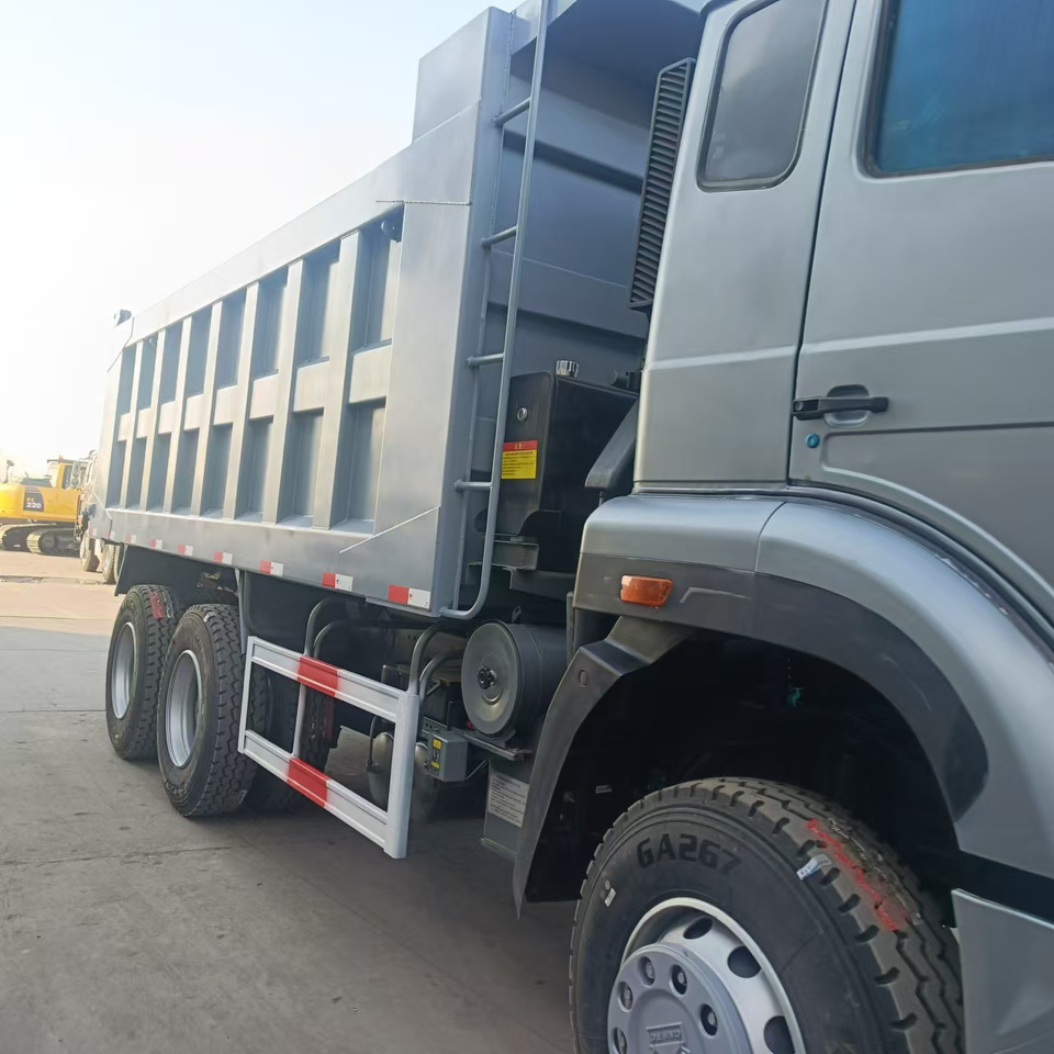 Sinotruk HOHAN 6*4 Dump truck - Sklápač: obrázok 3 Sinotruk HOHAN 6*4 Dump truck - Sklápač: obrázok 3