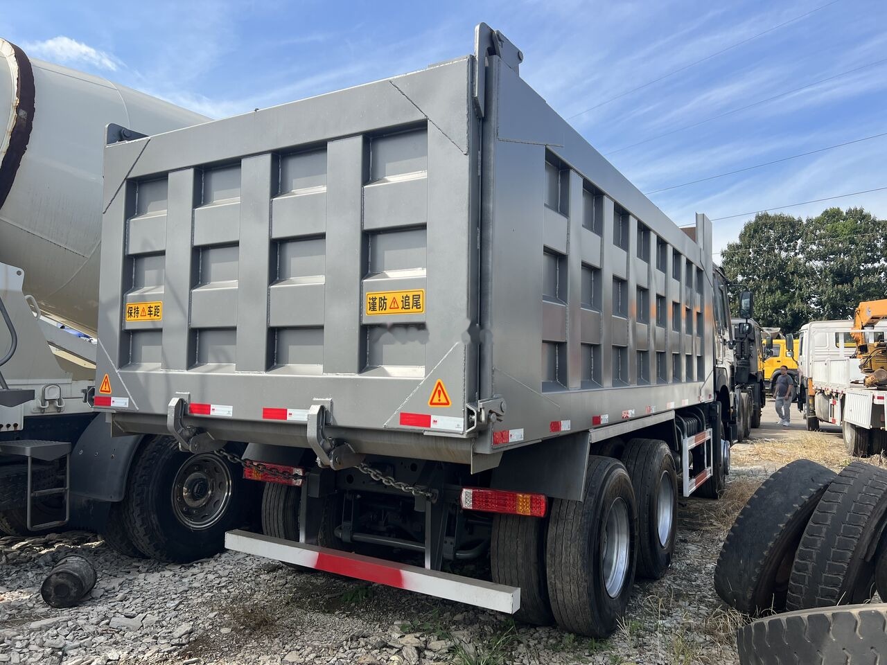 Sinotruk HOWO 375 6*4 Dump truck - Sklápač: obrázok 5 Sinotruk HOWO 375 6*4 Dump truck - Sklápač: obrázok 5