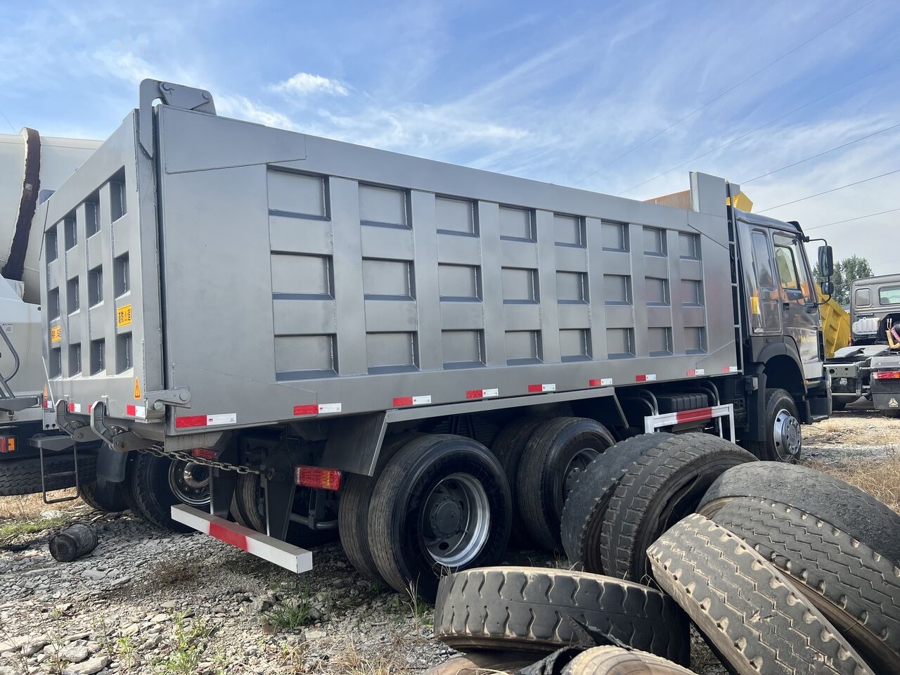 Sinotruk HOWO 375 6*4 Dump truck - Sklápač: obrázok 4 Sinotruk HOWO 375 6*4 Dump truck - Sklápač: obrázok 4