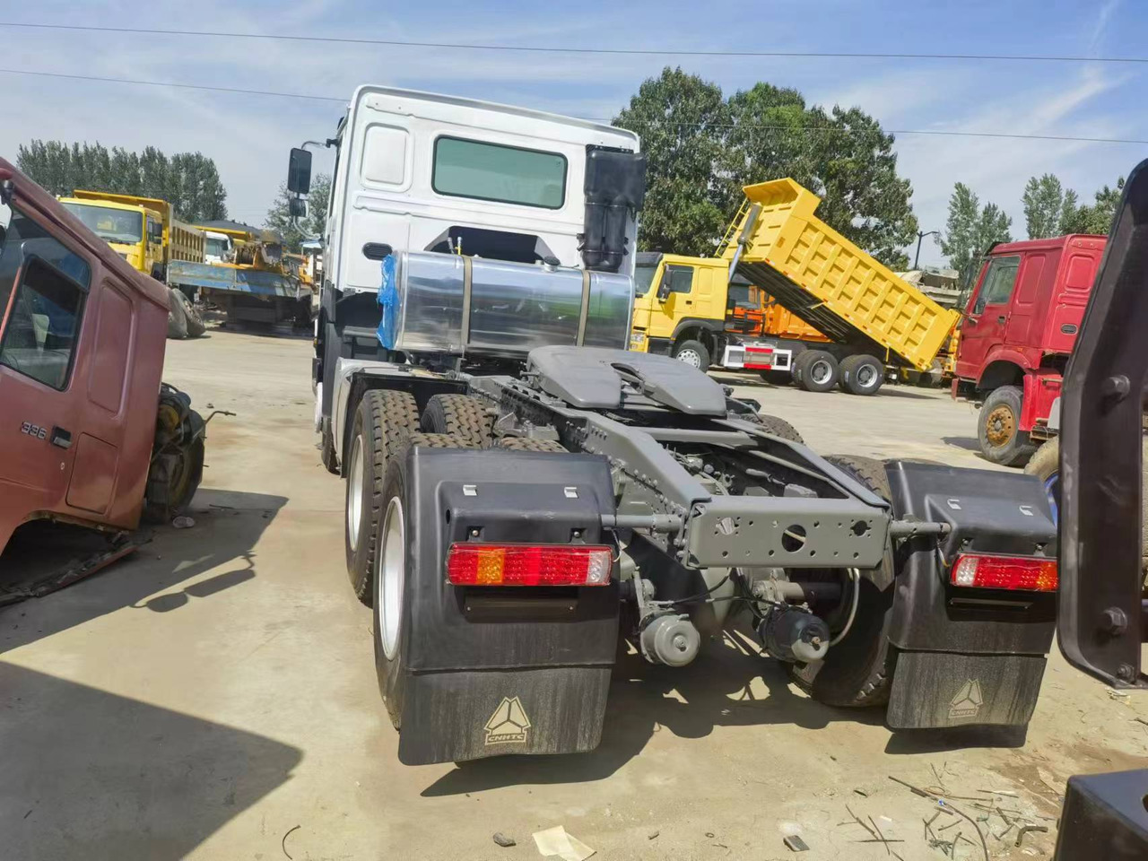 Sinotruk HOWO 375 tractor - Mini damper: obrázok 2 Sinotruk HOWO 375 tractor - Mini damper: obrázok 2