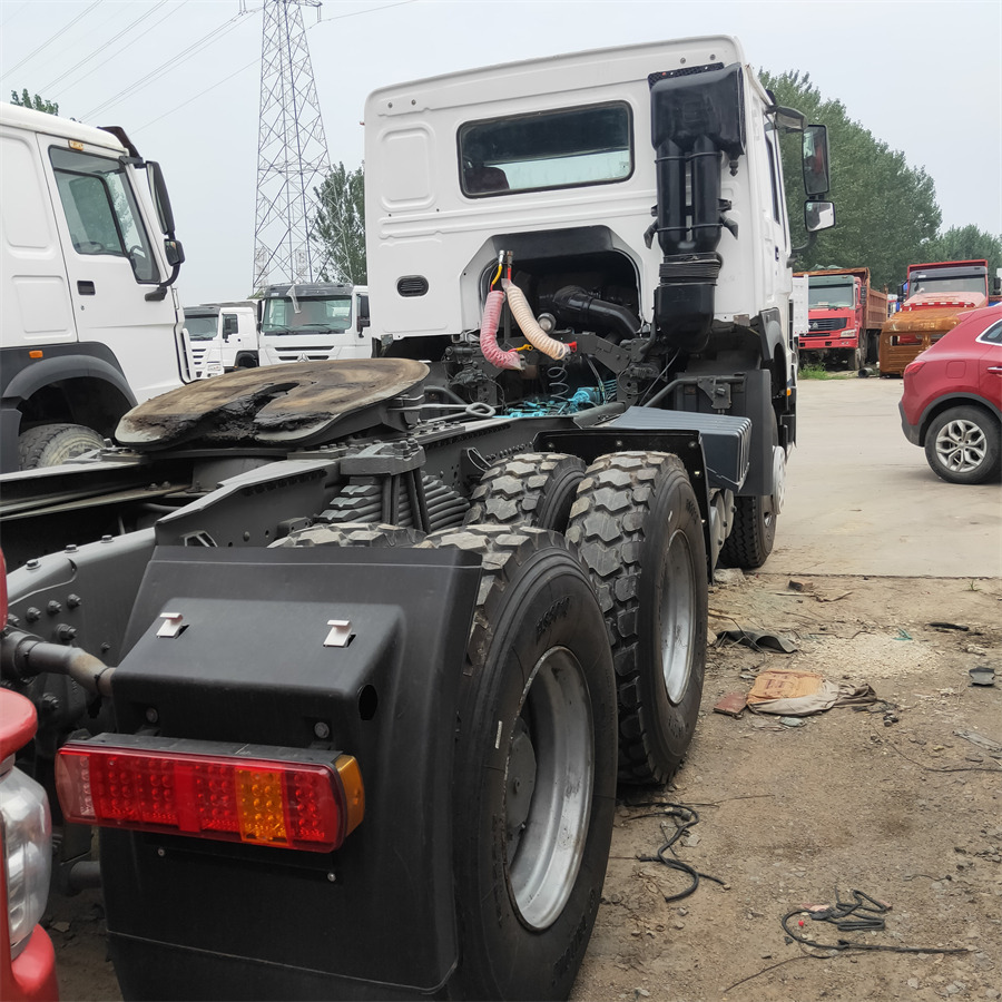 Sinotruk HOWO 420 tractor - Mini damper: obrázok 2 Sinotruk HOWO 420 tractor - Mini damper: obrázok 2