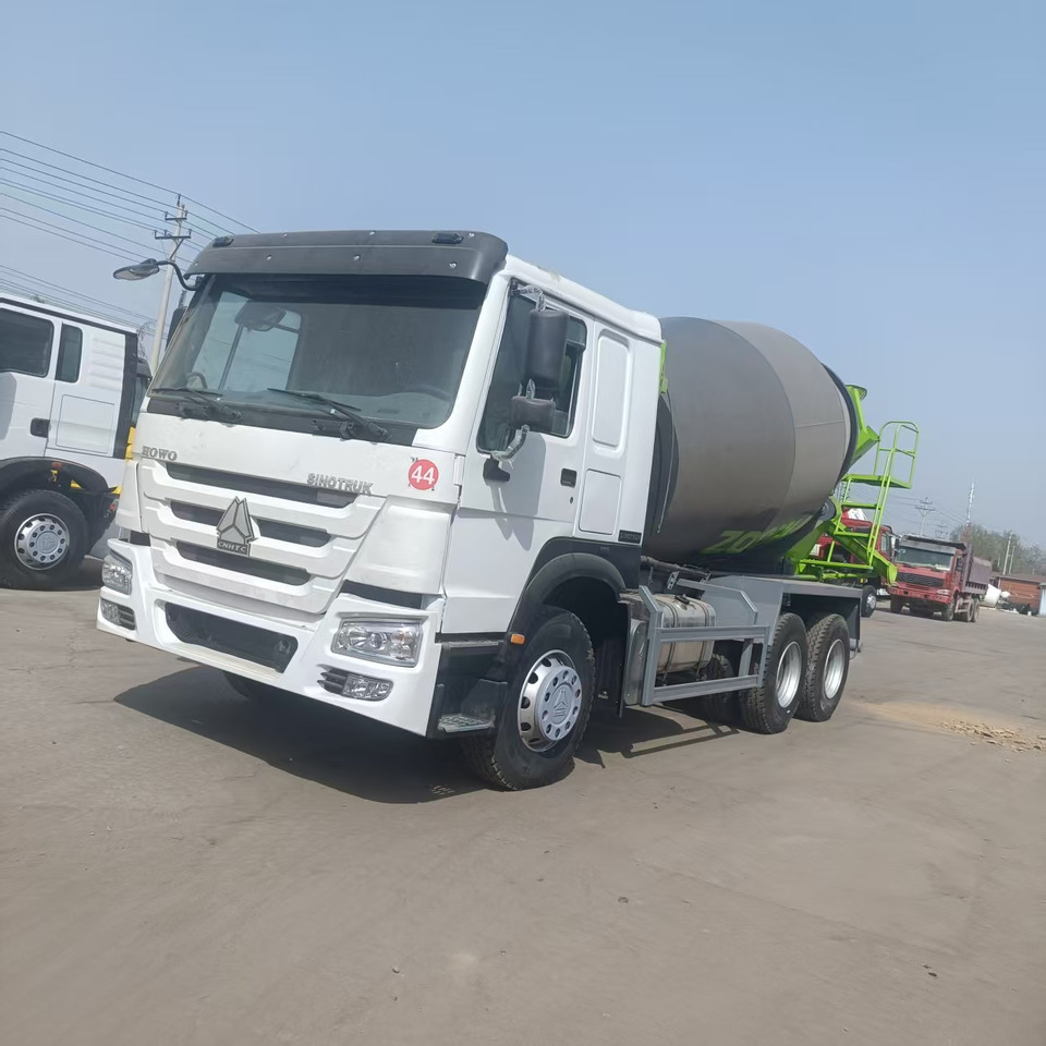 Sinotruk HOWO 6*4 Concrete mixer truck - Domiešavač: obrázok 1 Sinotruk HOWO 6*4 Concrete mixer truck - Domiešavač: obrázok 1