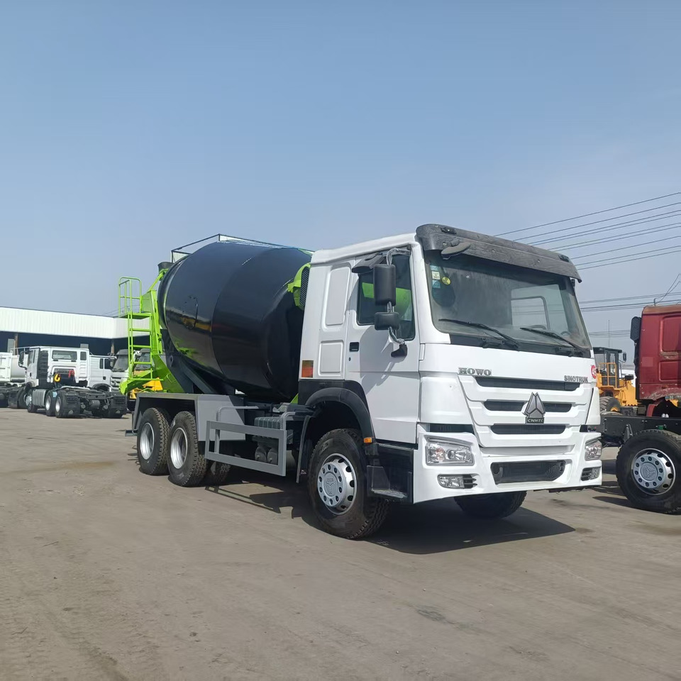 Sinotruk HOWO 6*4 Concrete mixer truck - Domiešavač: obrázok 2 Sinotruk HOWO 6*4 Concrete mixer truck - Domiešavač: obrázok 2