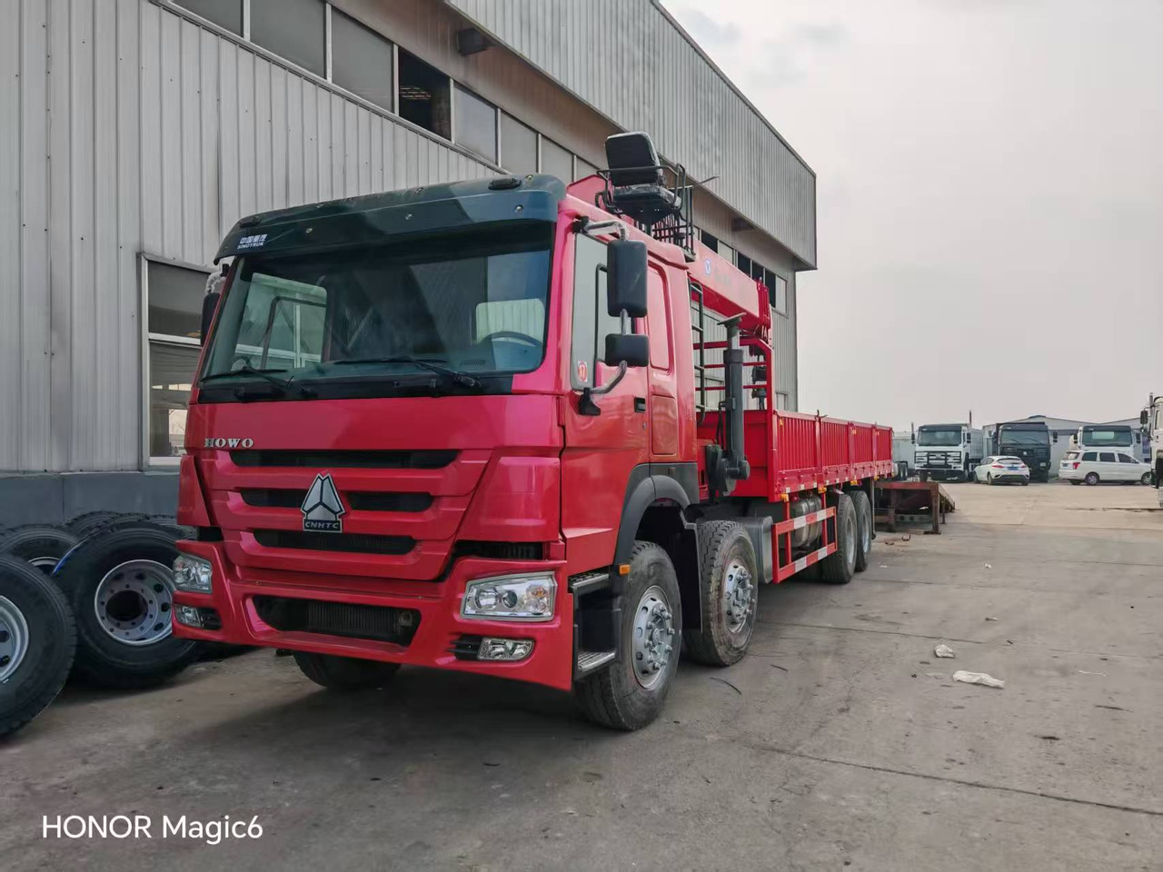 Sinotruk HOWO 8*4 Mobile crane - Autožeriav: obrázok 1 Sinotruk HOWO 8*4 Mobile crane - Autožeriav: obrázok 1