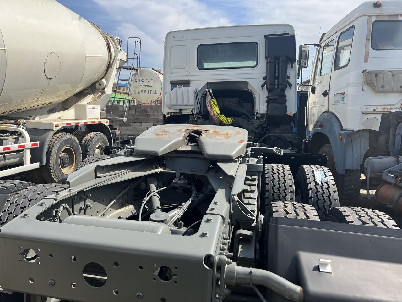 Ťahač Sinotruk HOWO 420HP 6X4 Tractor: obrázok 6