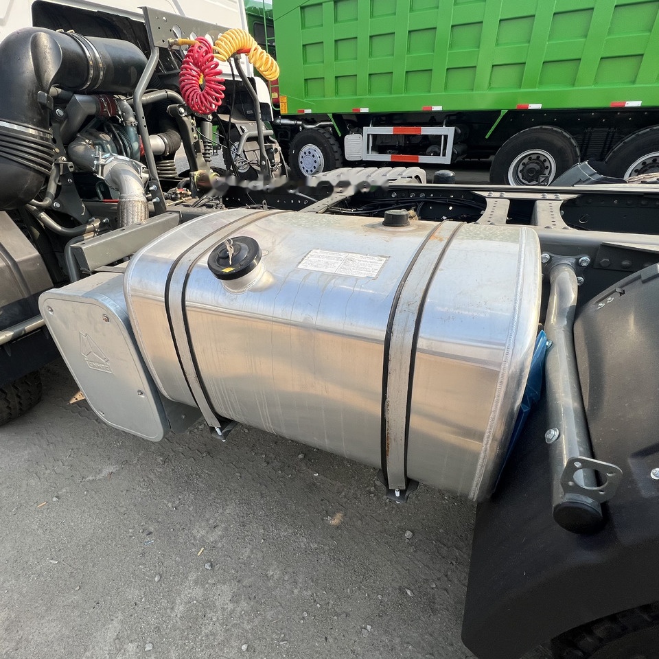 Ťahač Sinotruk HOWO 6*4 Tractor: obrázok 7 Ťahač Sinotruk HOWO 6*4 Tractor: obrázok 7