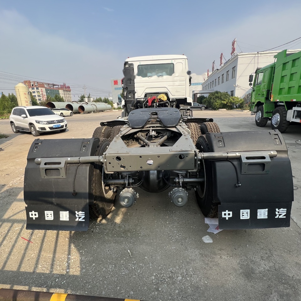 Ťahač Sinotruk HOWO 6*4 Tractor: obrázok 9 Ťahač Sinotruk HOWO 6*4 Tractor: obrázok 9