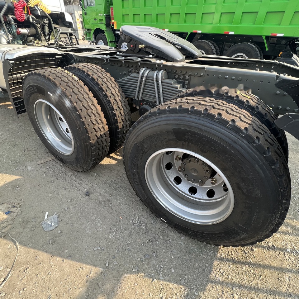 Ťahač Sinotruk HOWO 6*4 Tractor: obrázok 11 Ťahač Sinotruk HOWO 6*4 Tractor: obrázok 11