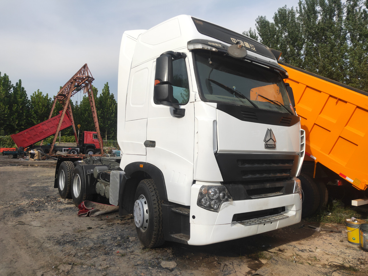 Sinotruk HOWO A7 6*4 Tractor - Ťahač: obrázok 5 Sinotruk HOWO A7 6*4 Tractor - Ťahač: obrázok 5