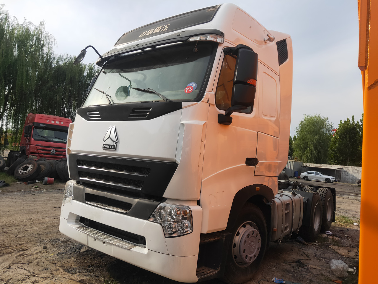 Sinotruk HOWO A7 6*4 Tractor - Ťahač: obrázok 2 Sinotruk HOWO A7 6*4 Tractor - Ťahač: obrázok 2