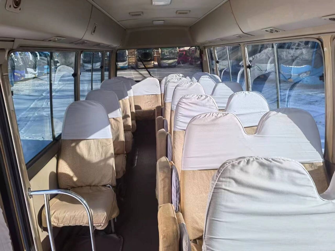Toyota 29 SEATS COASTER - Mestský autobus: obrázok 2 Toyota 29 SEATS COASTER - Mestský autobus: obrázok 2
