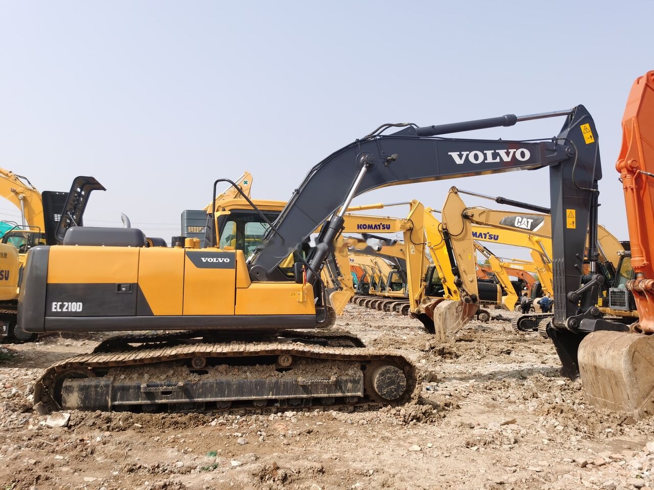 Volvo EC210D - Pásové rýpadlo: obrázok 5 Volvo EC210D - Pásové rýpadlo: obrázok 5