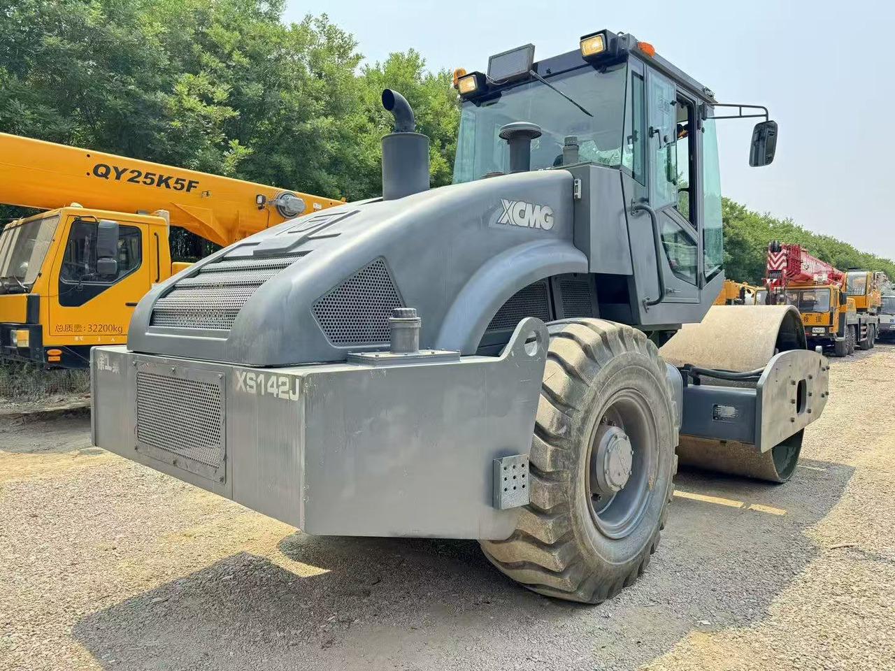 XCMG XS142J - Cestný valec: obrázok 2 XCMG XS142J - Cestný valec: obrázok 2