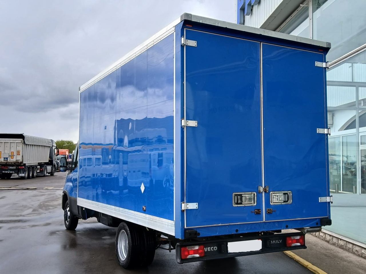 Caja cerrada IVECO 35C16 20m3 - Dodávka skriňová nadstavba: obrázok 4 Caja cerrada IVECO 35C16 20m3 - Dodávka skriňová nadstavba: obrázok 4