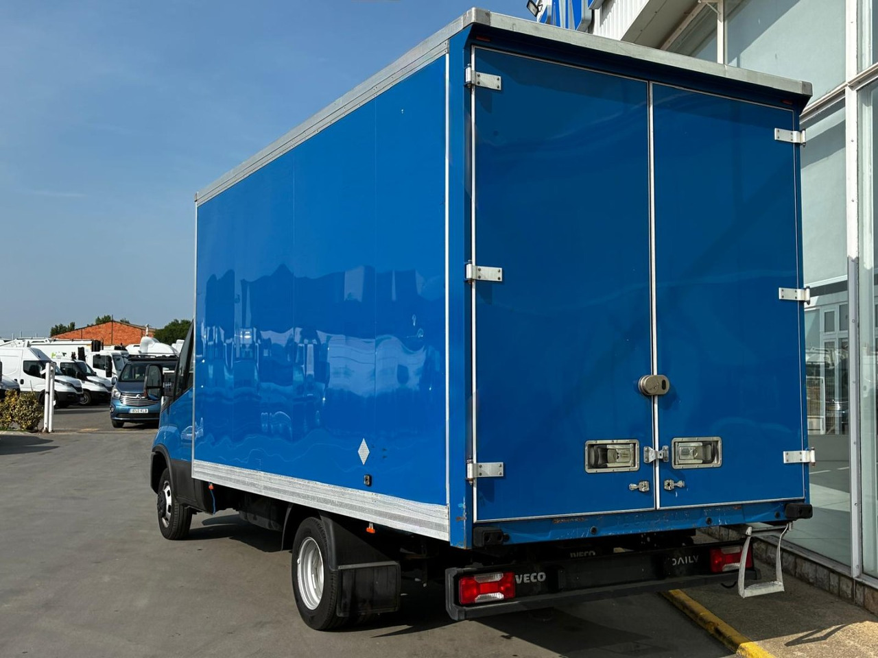 Caja cerrada IVECO 35C16 20m3 - Dodávka skriňová nadstavba: obrázok 4 Caja cerrada IVECO 35C16 20m3 - Dodávka skriňová nadstavba: obrázok 4