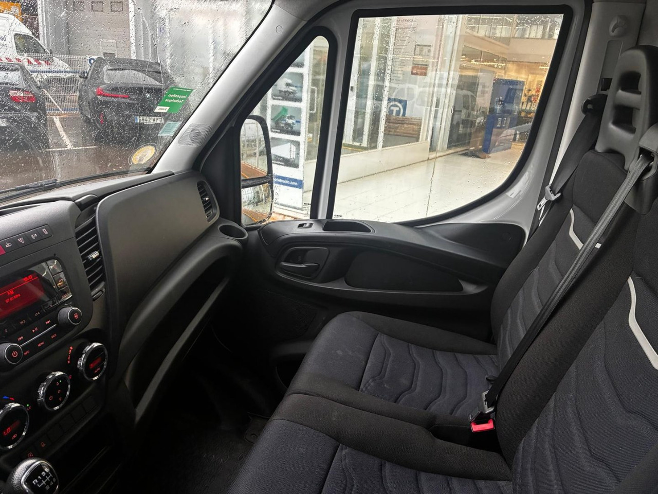 Dodávka skriňová nadstavba Caja cerrada IVECO 35C16 20m3 con puertas traseras: obrázok 7