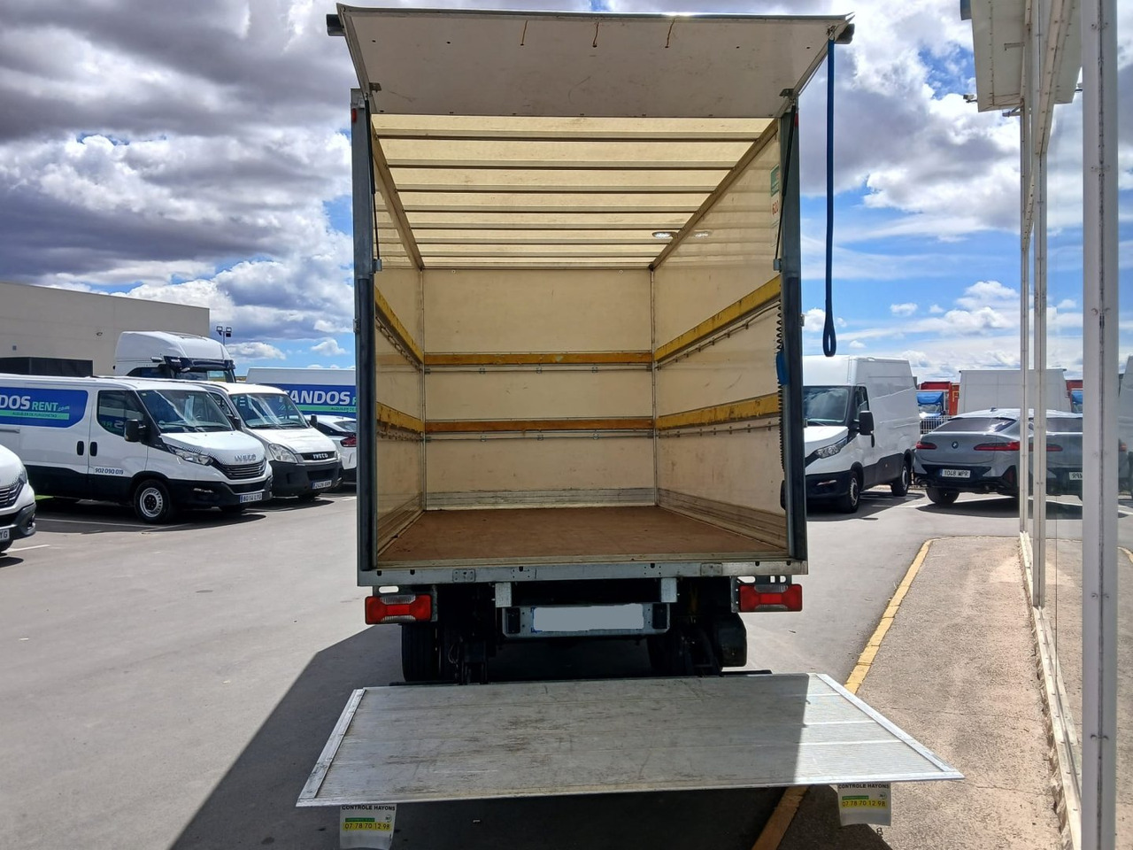 Caja cerrada con plataforma elevadora IVECO 35C16 20m3 - Dodávka skriňová nadstavba: obrázok 5 Caja cerrada con plataforma elevadora IVECO 35C16 20m3 - Dodávka skriňová nadstavba: obrázok 5