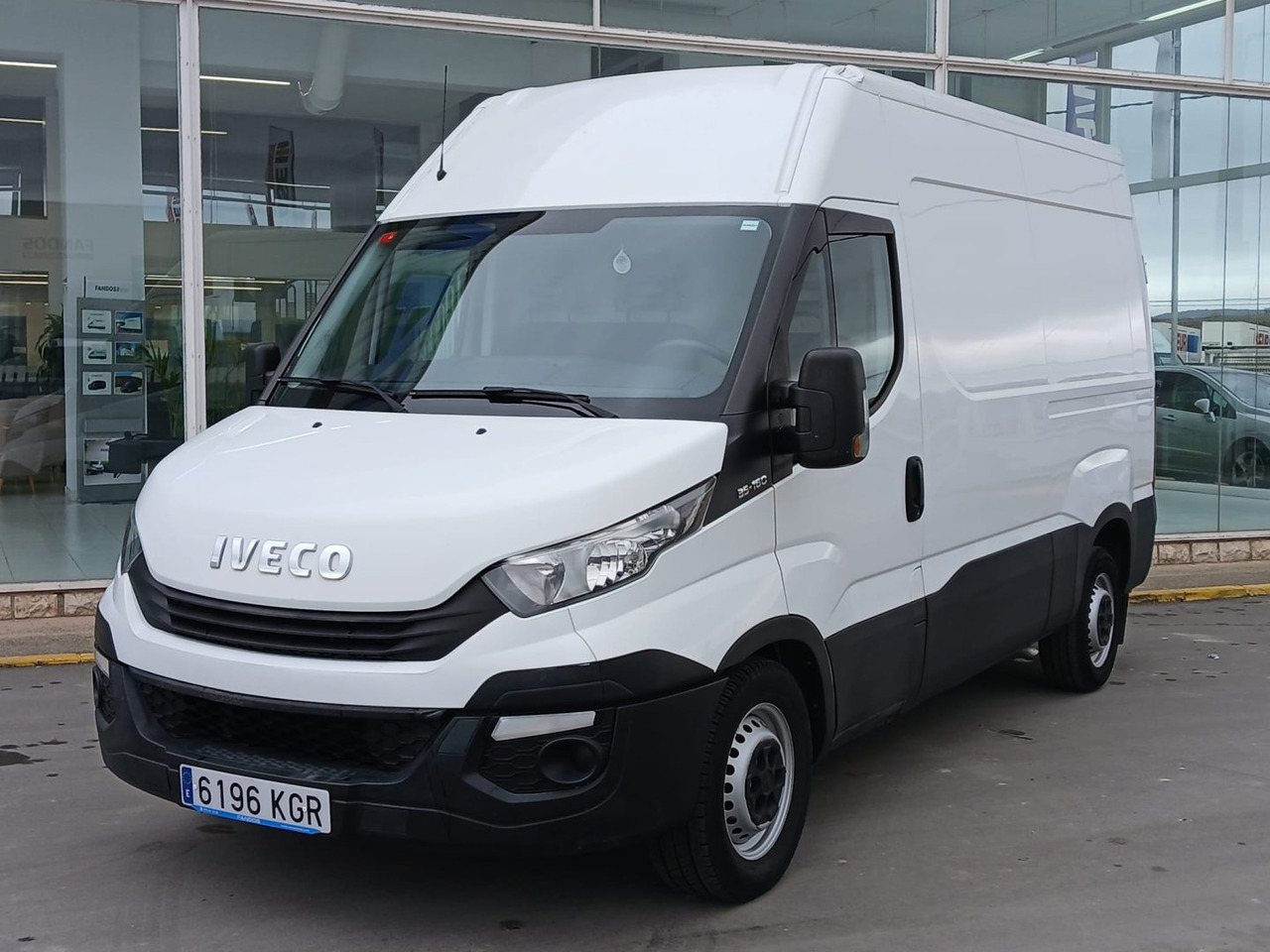 Furgón IVECO 35S16 10m3 - Furgon: obrázok 1 Furgón IVECO 35S16 10m3 - Furgon: obrázok 1