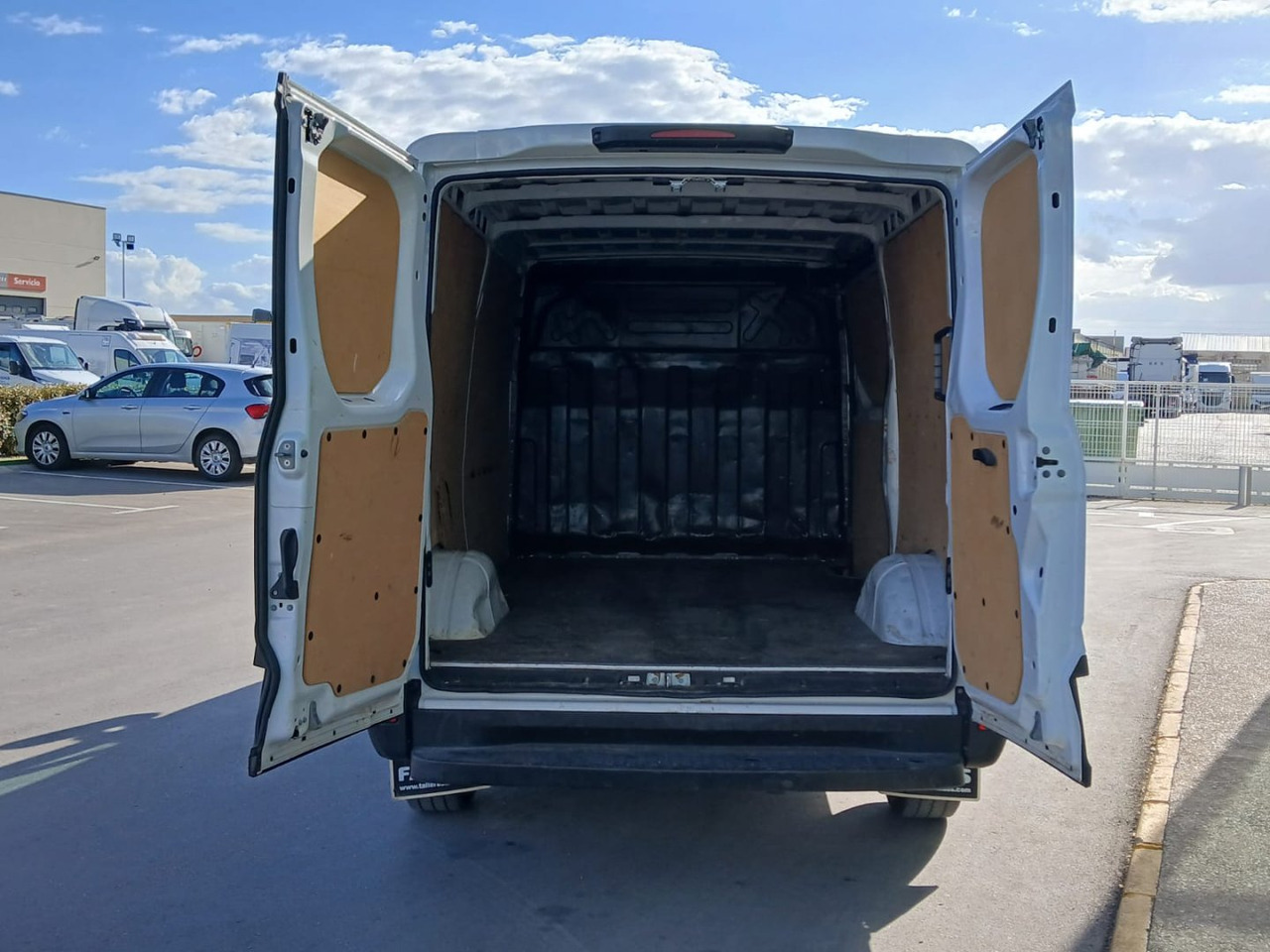 Furgón IVECO 35S16 V 9m3 - Furgon: obrázok 5 Furgón IVECO 35S16 V 9m3 - Furgon: obrázok 5