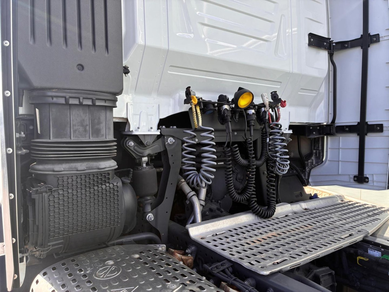 Cabeza Tractora IVECO 510 AUTOMATICO INTARDER - Ťahač: obrázok 5 Cabeza Tractora IVECO 510 AUTOMATICO INTARDER - Ťahač: obrázok 5