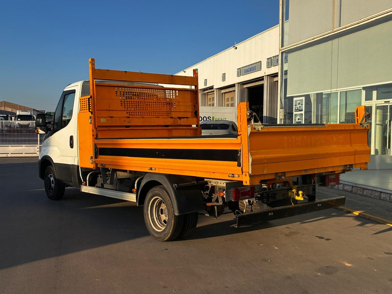 Volquete/Dumper IVECO 35C14 CAJA BASCULANTE - Dodávka sklápač: obrázok 4 Volquete/Dumper IVECO 35C14 CAJA BASCULANTE - Dodávka sklápač: obrázok 4