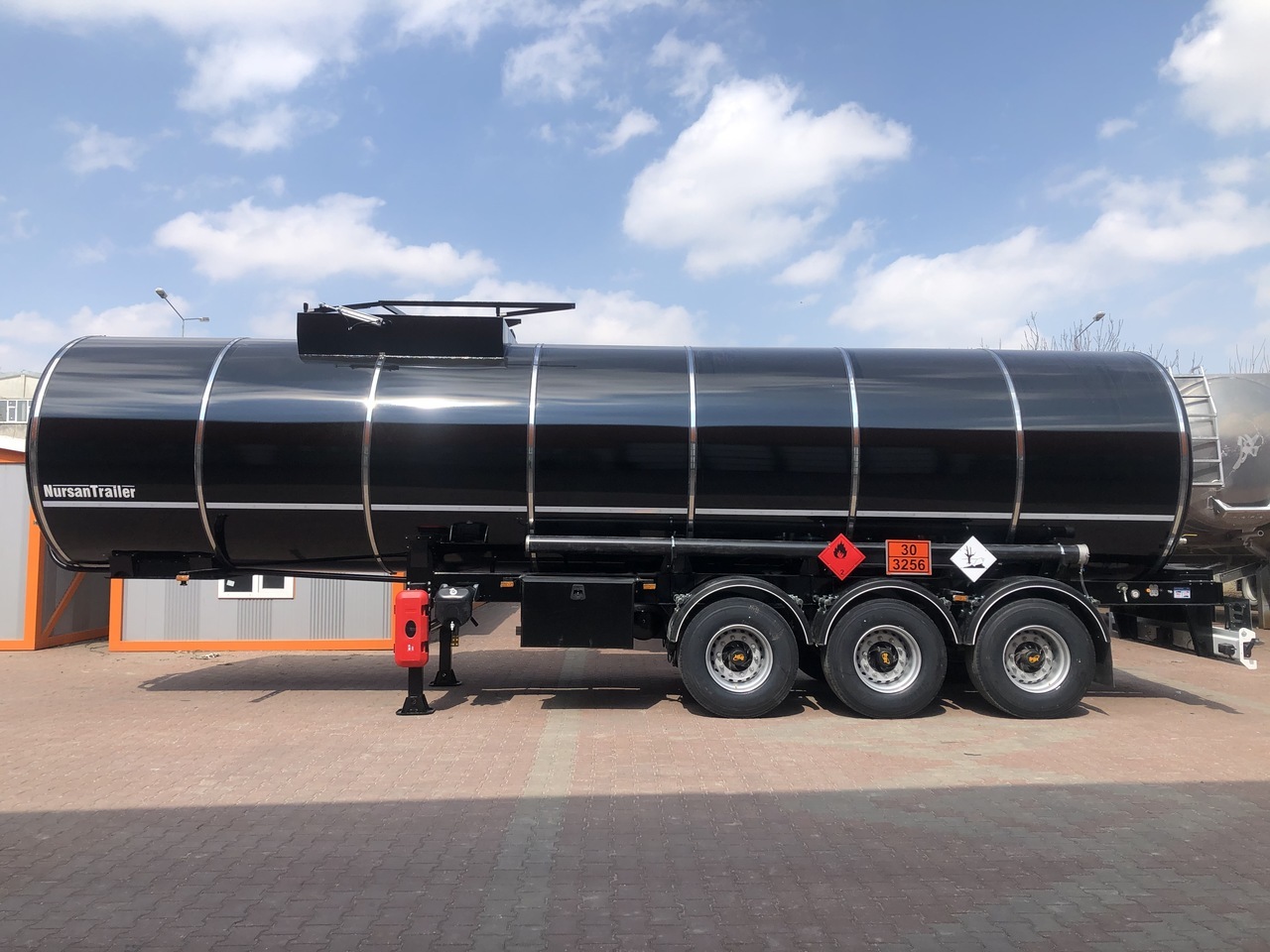 NURSAN ASPHALT INSULATED BITUMEN TANKER - Cisternový náves: obrázok 1 NURSAN ASPHALT INSULATED BITUMEN TANKER - Cisternový náves: obrázok 1
