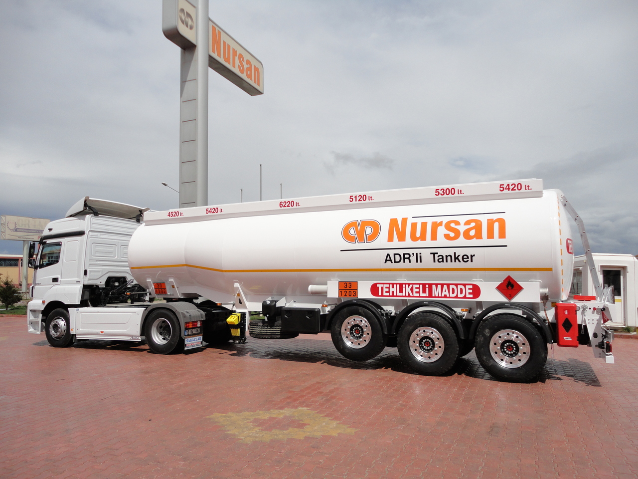 NURSAN Steel Tanker - Cisternový náves: obrázok 4 NURSAN Steel Tanker - Cisternový náves: obrázok 4