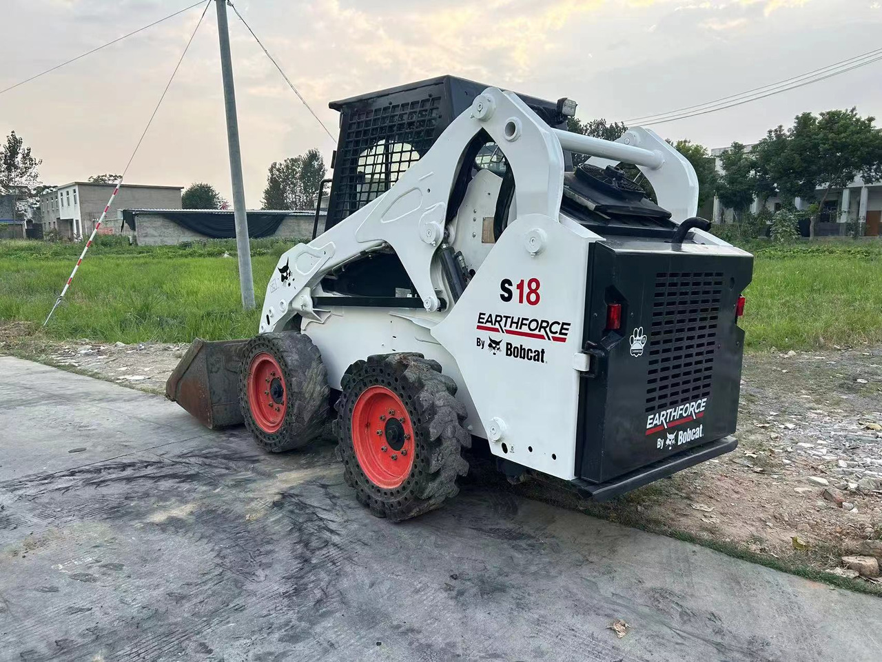 BOBCAT S18 S450 S550 T770 - Šmykom riadený nakladač: obrázok 2 BOBCAT S18 S450 S550 T770 - Šmykom riadený nakladač: obrázok 2