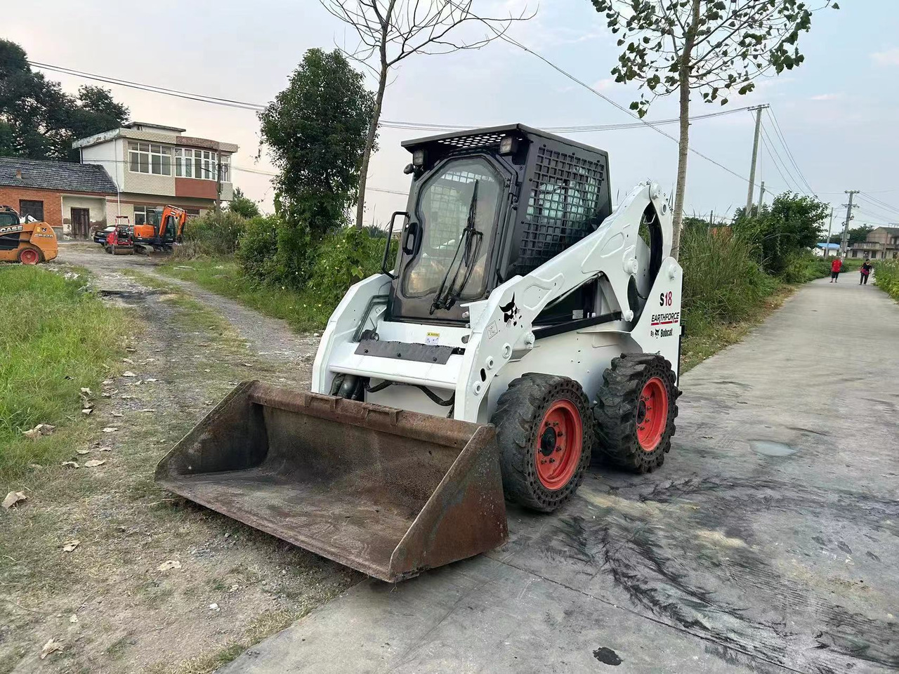 BOBCAT S18 S450 S550 T770 - Šmykom riadený nakladač: obrázok 4 BOBCAT S18 S450 S550 T770 - Šmykom riadený nakladač: obrázok 4