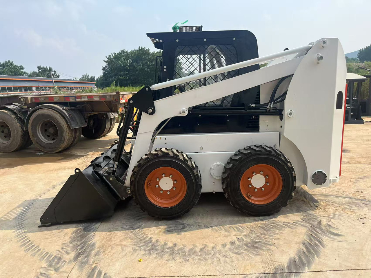 BOBCAT S450 S550 S18 BRAND NEW - Šmykom riadený nakladač: obrázok 2 BOBCAT S450 S550 S18 BRAND NEW - Šmykom riadený nakladač: obrázok 2